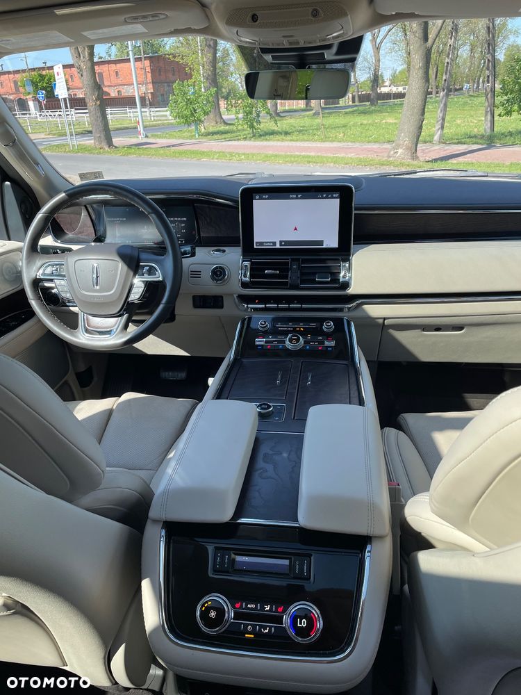 Lincoln Navigator - 13