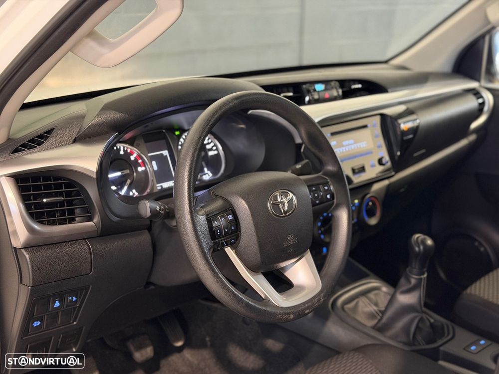 Toyota Hilux 2.4 D-4D CD 5L - 11