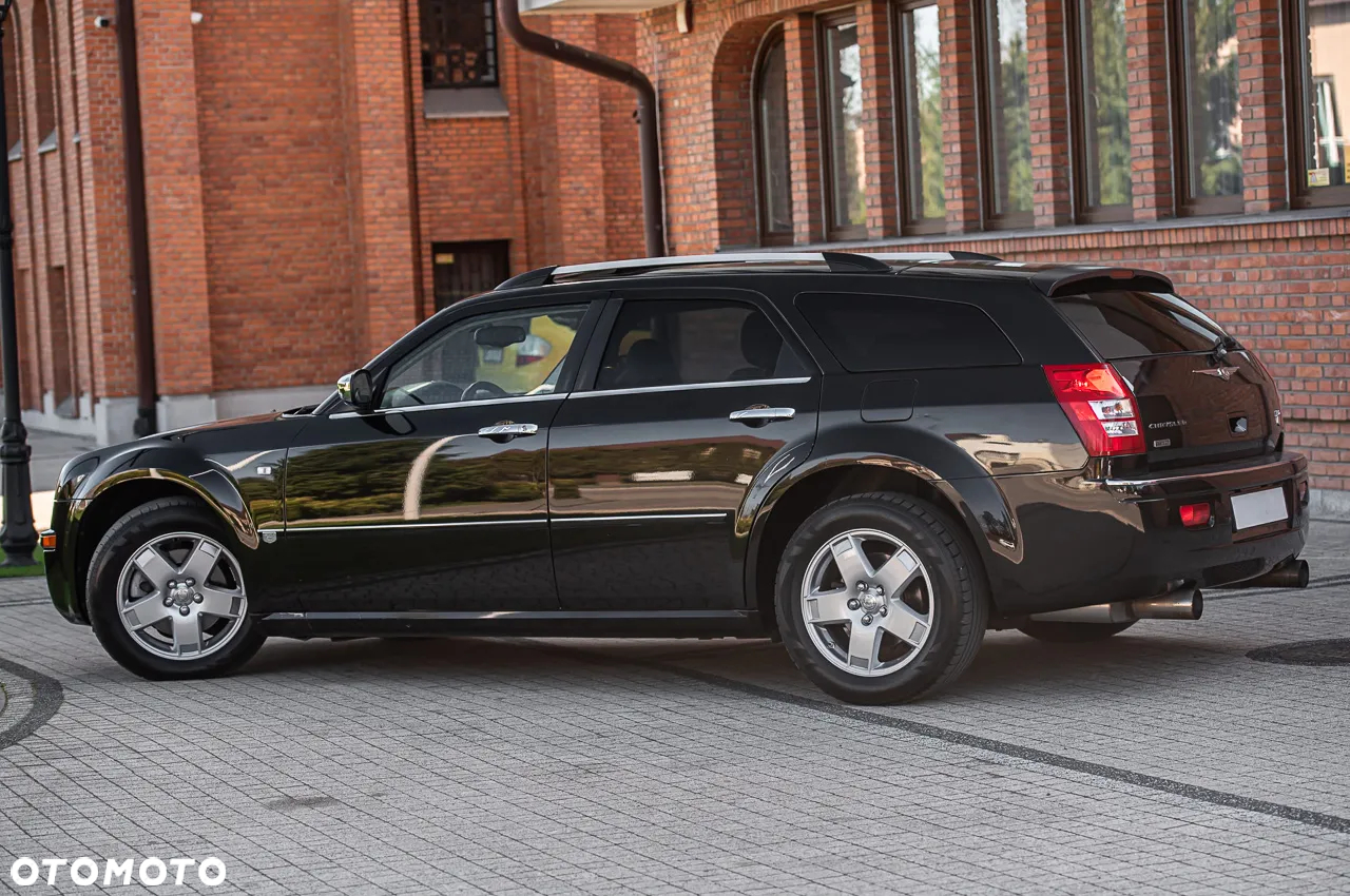 Chrysler 300C 5.7 V8 Hemi AWD - 8