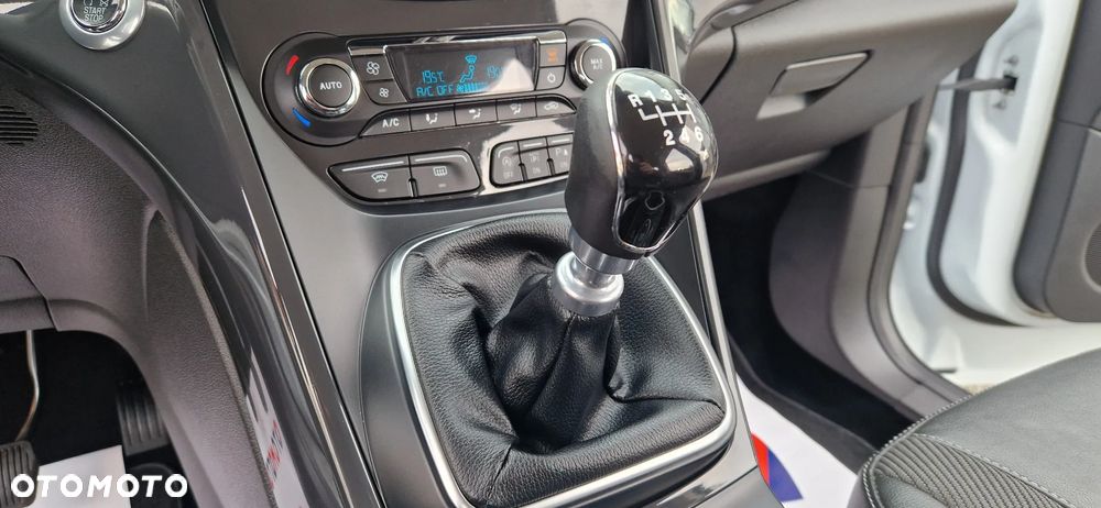 Ford Kuga 2.0 TDCi 4x2 Titanium - 19