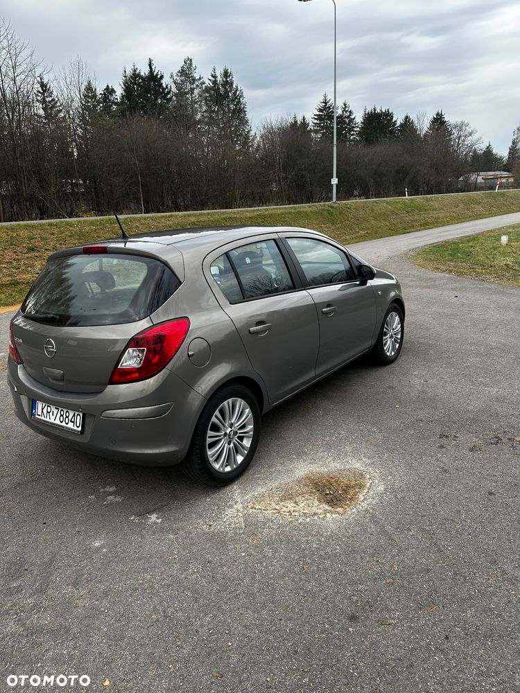 Opel Corsa 1.2 16V Essentia - 7