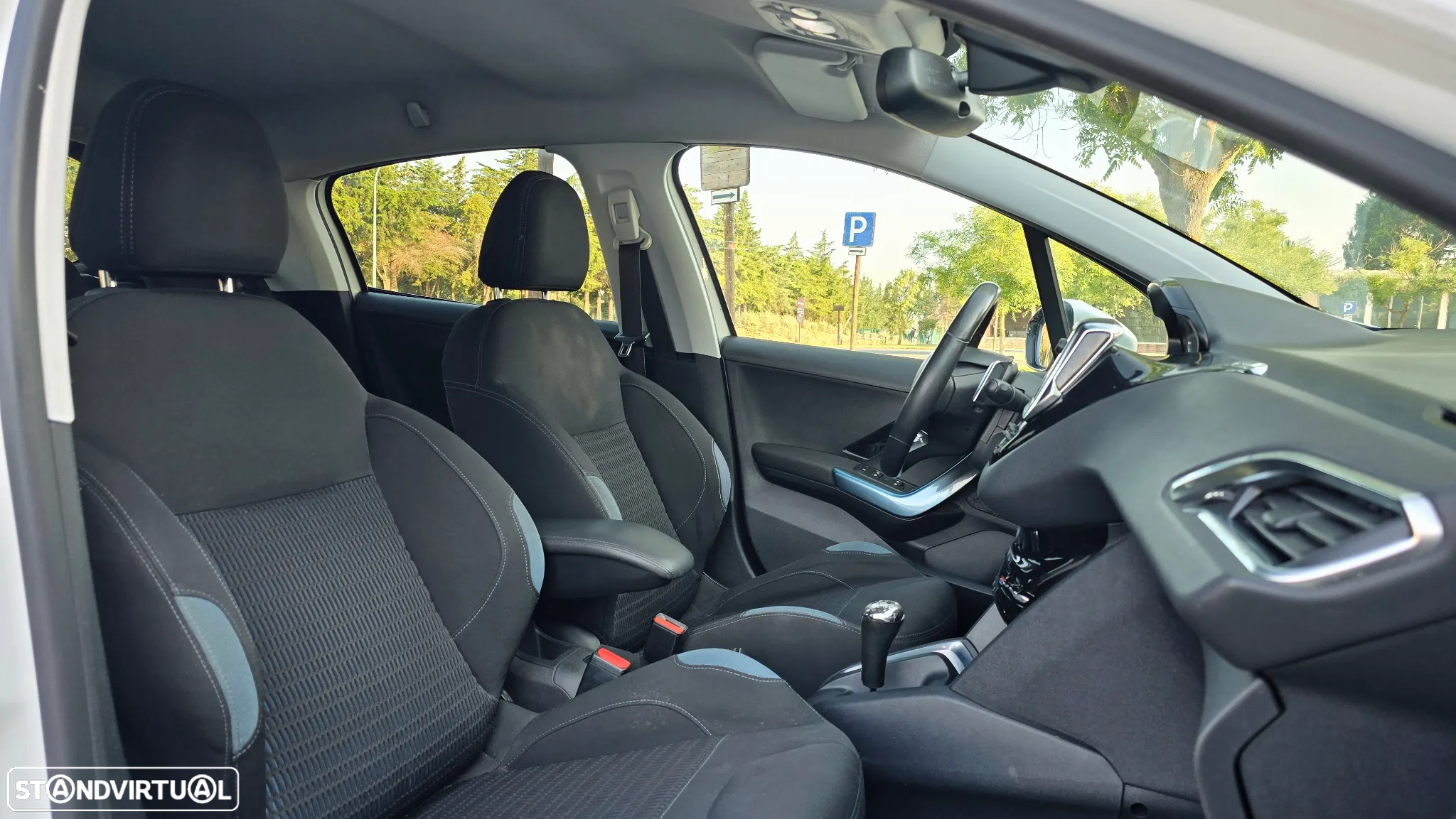 Peugeot 208 1.6 e-HDi Allure 2-Tronic - 26