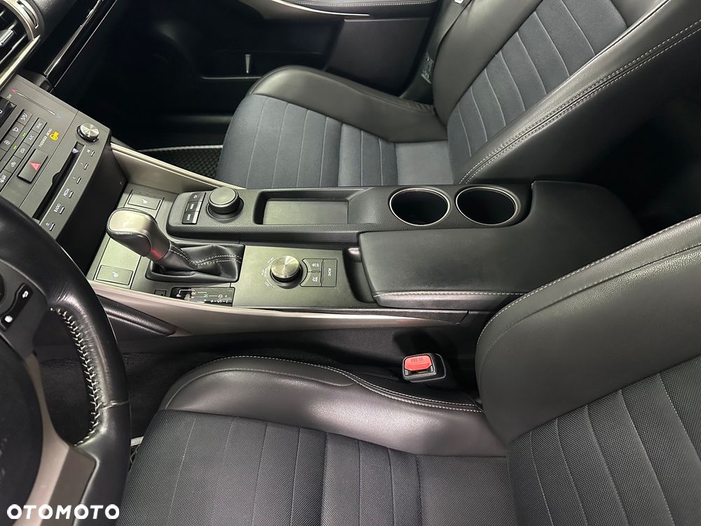 Lexus IS ver-300h-style-edition - 25