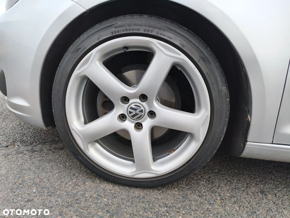 Volkswagen Touran 1.6 TDI DPF BlueMotion Technology STYLE - 10