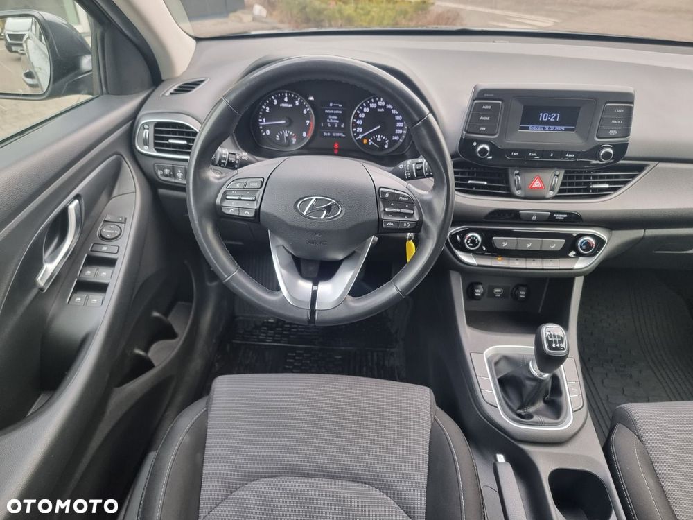 Hyundai i30 1.5 DPI Classic + - 25