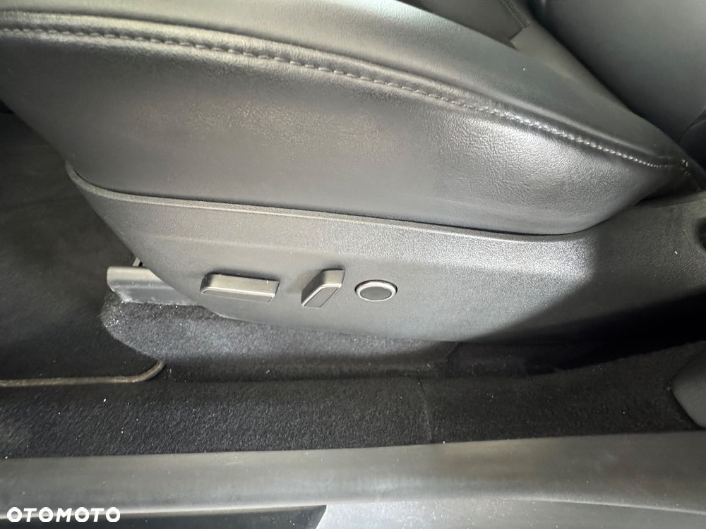 Tesla Model Y Standard - 27
