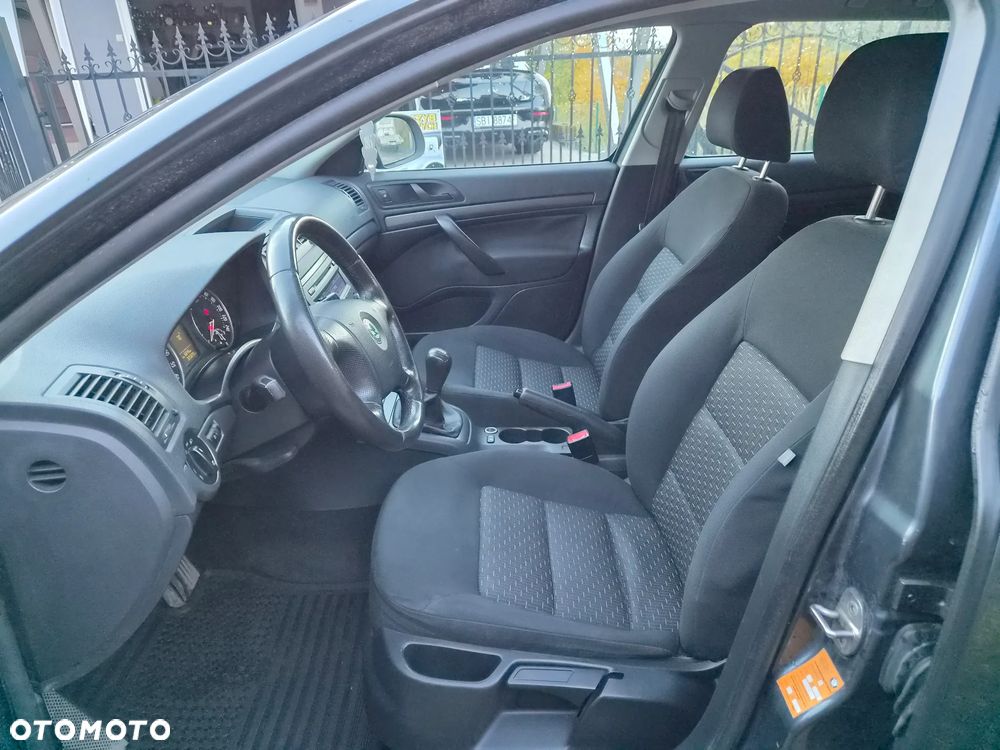 Skoda Octavia 2009 photo 3