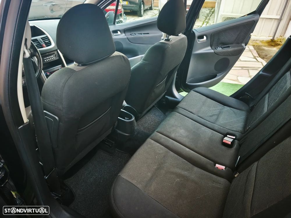 Peugeot 207 SW 1.4 Premium - 20