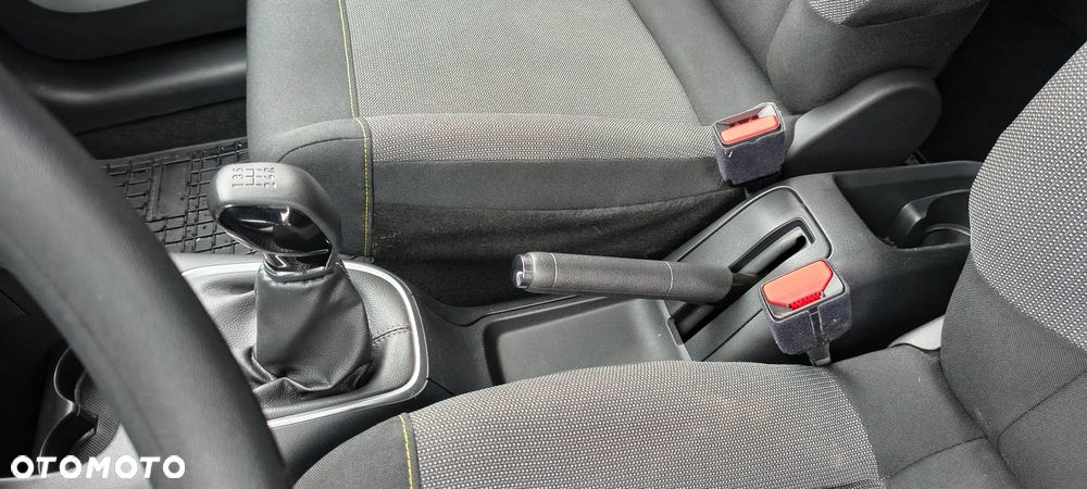 Citroën C3 1.2 PureTech Shine - 29