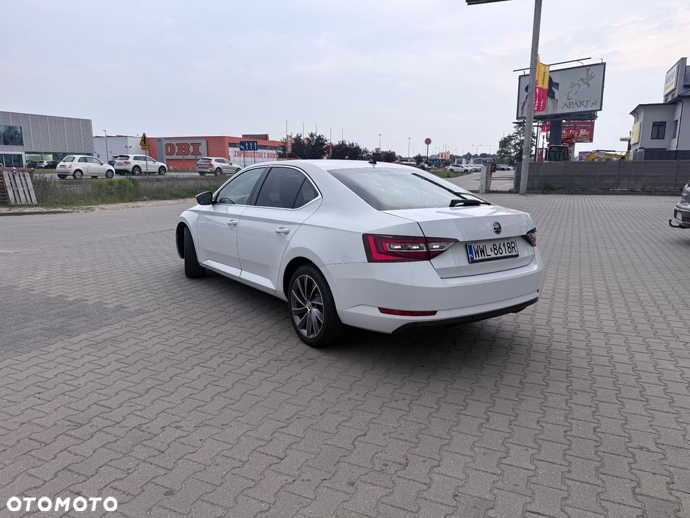 Skoda Superb 2.0 TDI Ambition DSG - 7