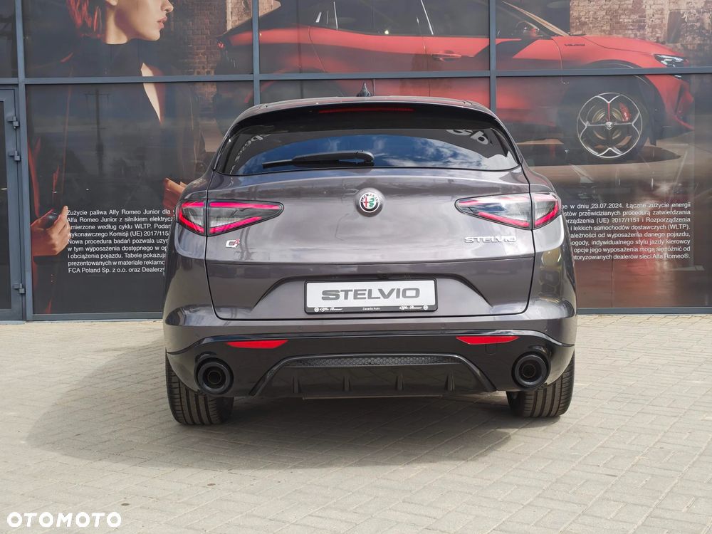 Alfa Romeo Stelvio 2.0 Turbo Veloce Q4 - 11
