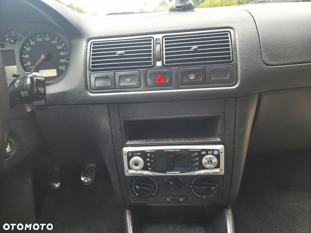 Volkswagen Golf - 23