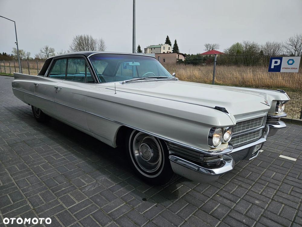 Cadillac Deville - 13