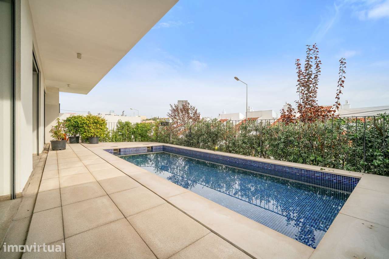 Moradia em Banda T5 com piscina, Cacilhas de Oeiras, Oeiras - Grande imagem: 2/36
