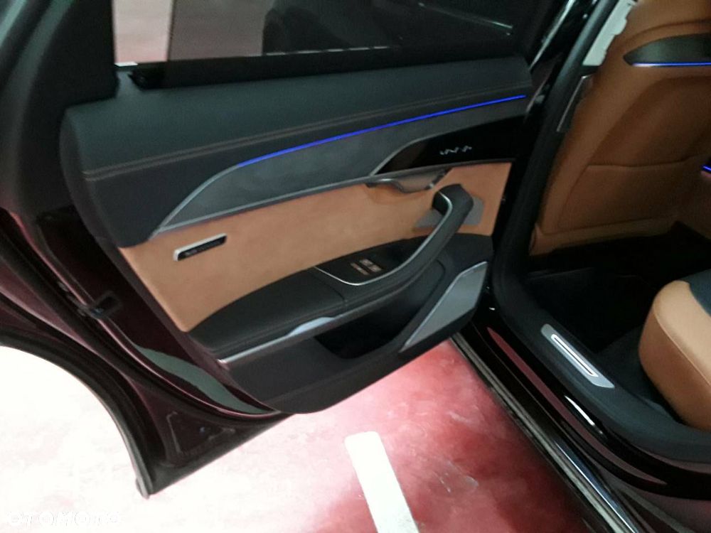 Audi S8 TFSI quattro tiptronic - 5