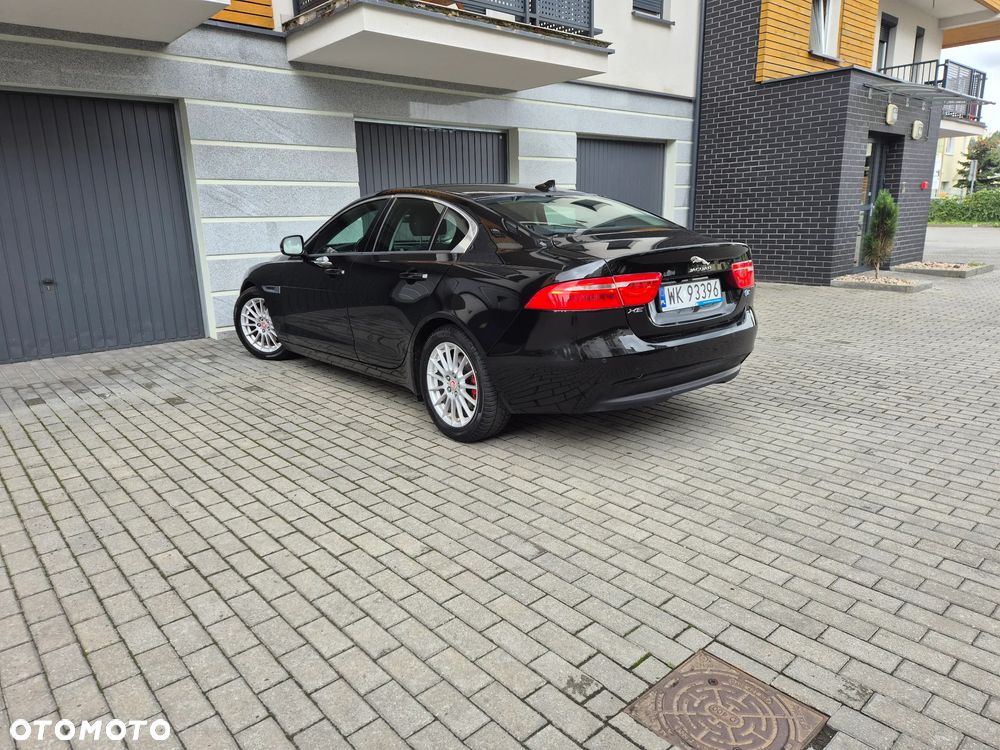 Jaguar XE 2.0 D Pure - 4