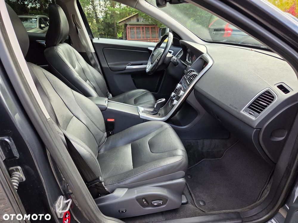 Volvo XC 60 T6 AWD Drive-E Summum - 9