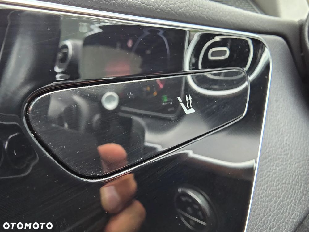 Mercedes-Benz Klasa C 220 d 4Matic 9G-TRONIC - 29