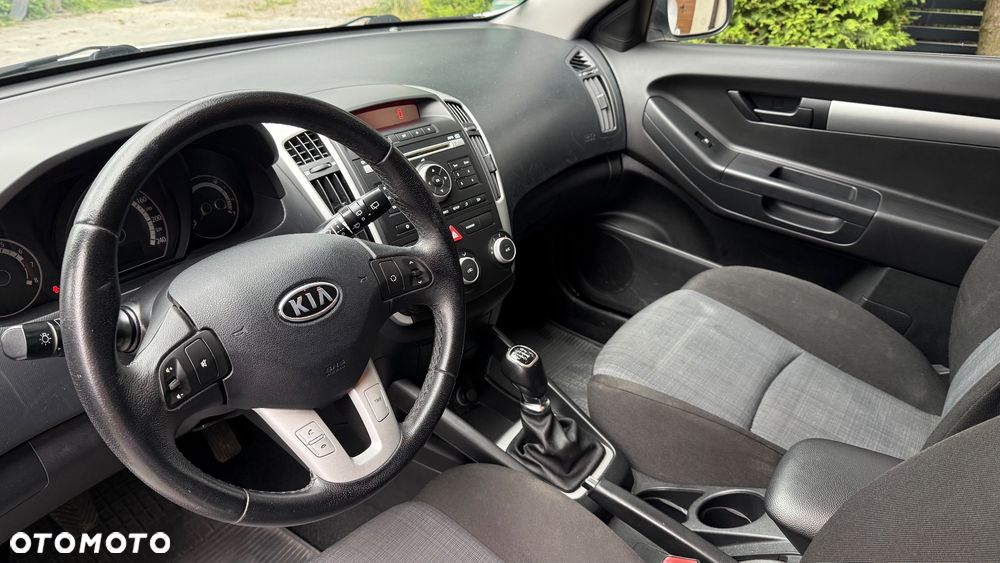 Kia ProCeed - 23