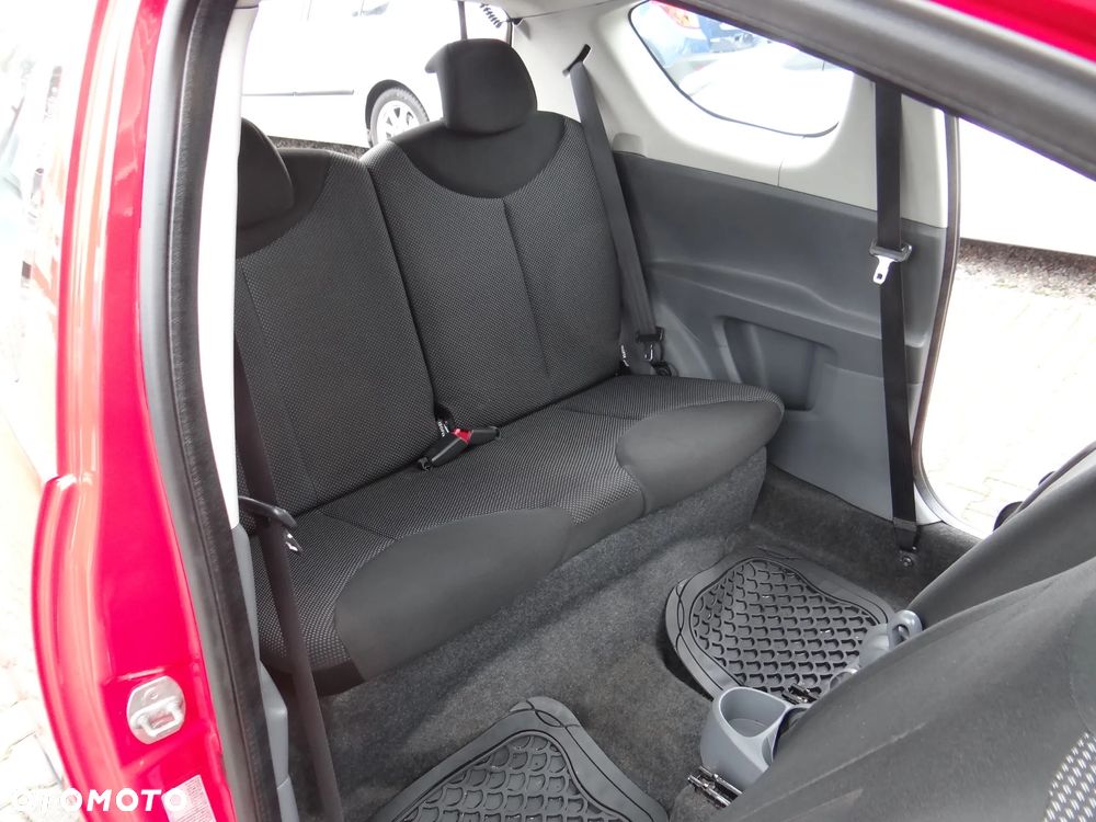 Toyota Aygo Cool&Go - 32