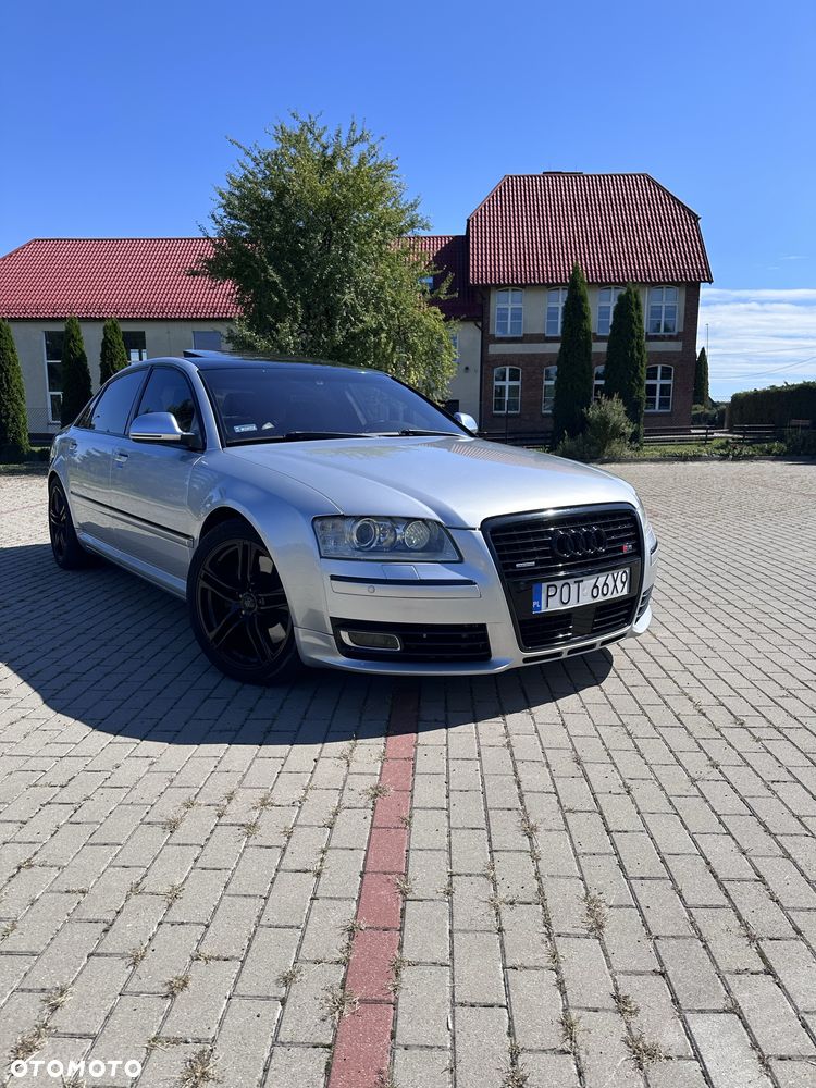 Audi A8 - 1