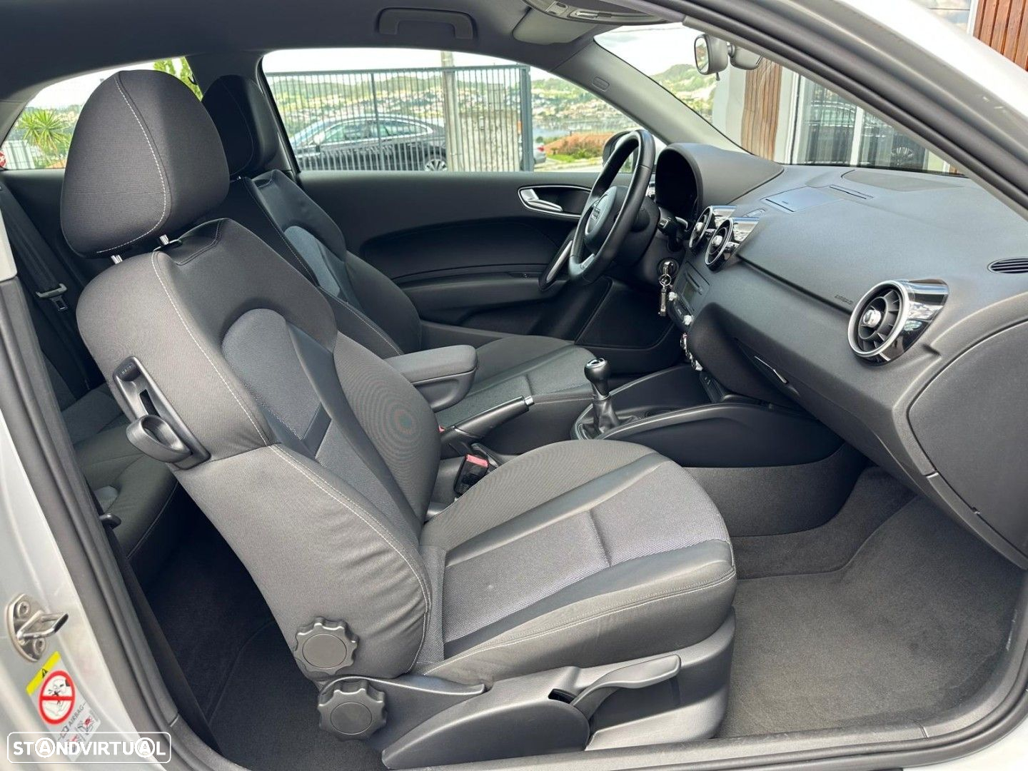 Audi A1 1.6 TDI Advance - 24