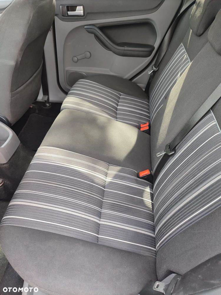 Ford Focus - 16