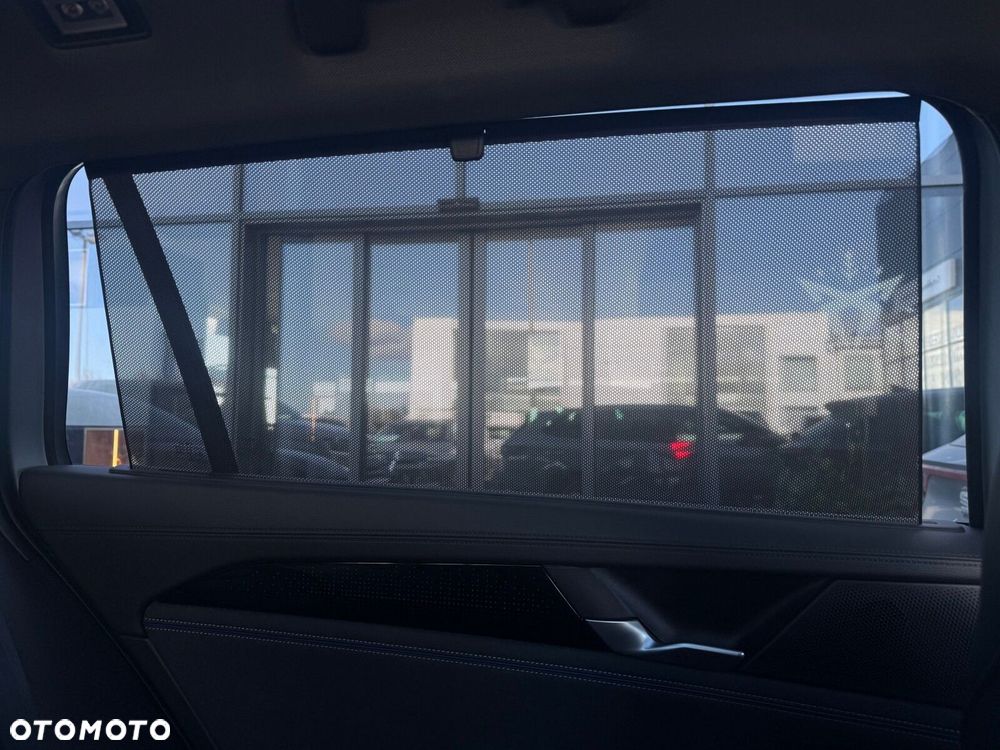 Volkswagen Passat Variant 2.0 TDI SCR 4Mot R-Line Plus DSG - 24