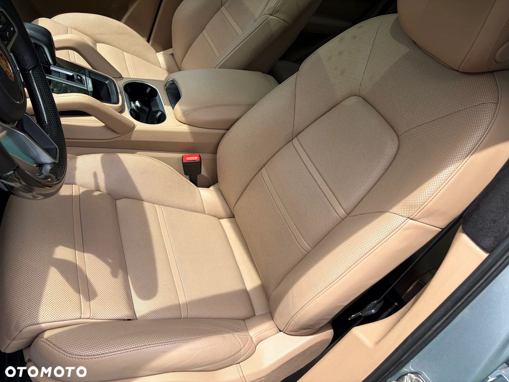 Porsche Cayenne Platinum Edition - 20