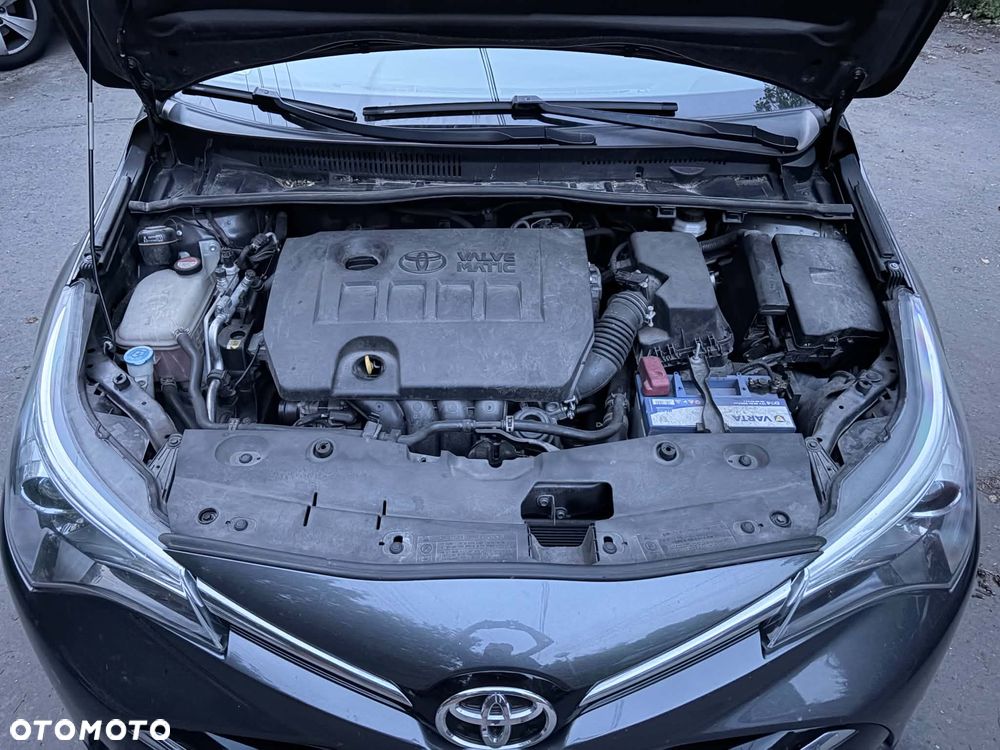Toyota Avensis 1.8 Premium MS - 13