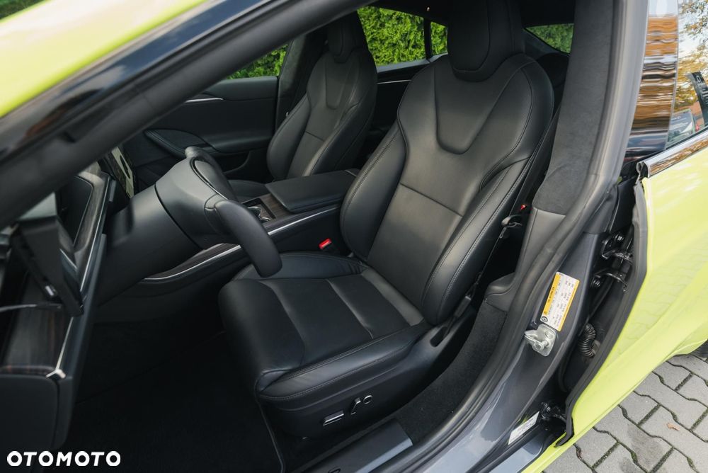 Tesla Model S - 12