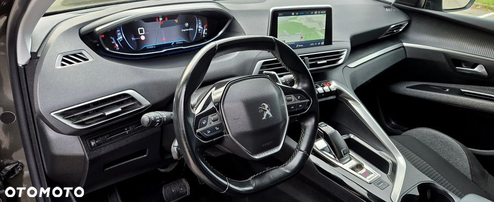 Peugeot 5008 1.5 BlueHDi Active S&S EAT8 - 22