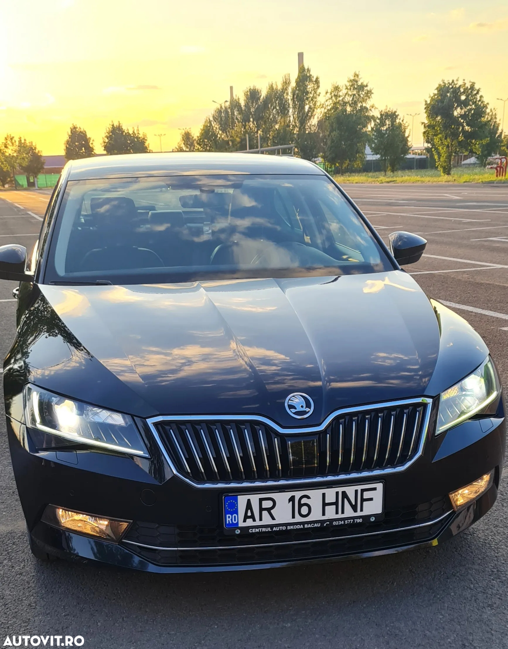 Skoda Superb 2.0 TDI DSG Ambition - 3
