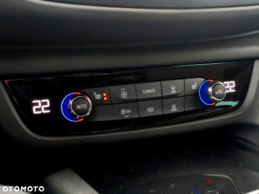 Opel Insignia 2.0 BiTurbo 4x4 Innovation - 9