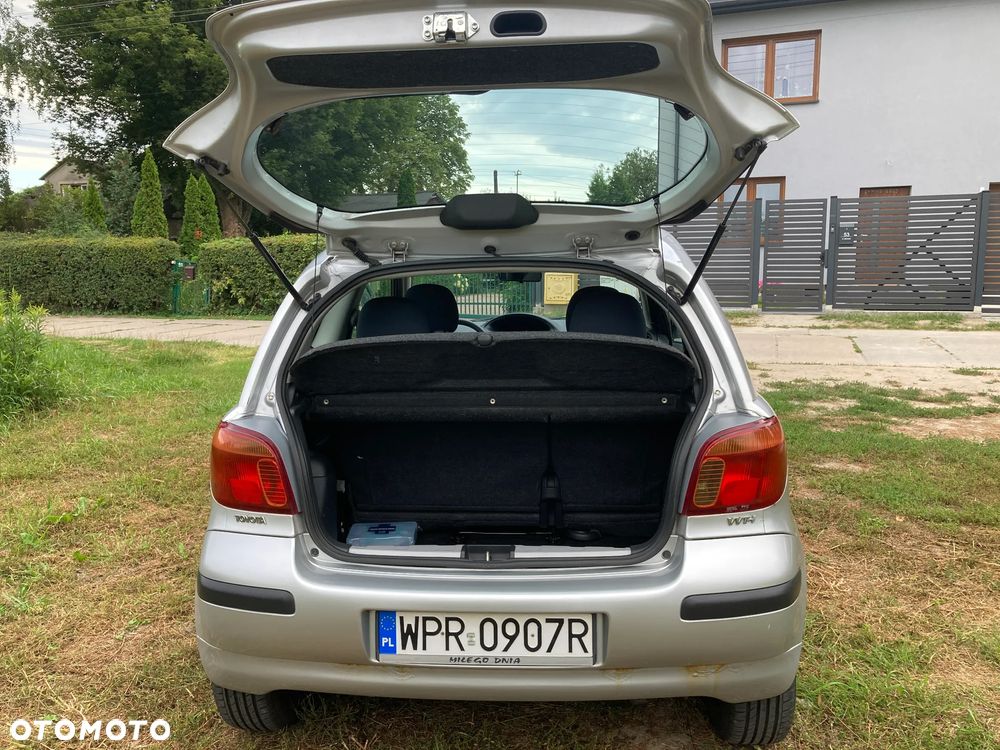 Toyota Yaris 1.0 Base - 13