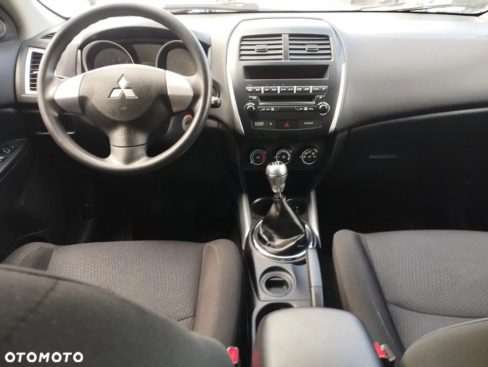 Mitsubishi ASX 1.6 Inform - 12