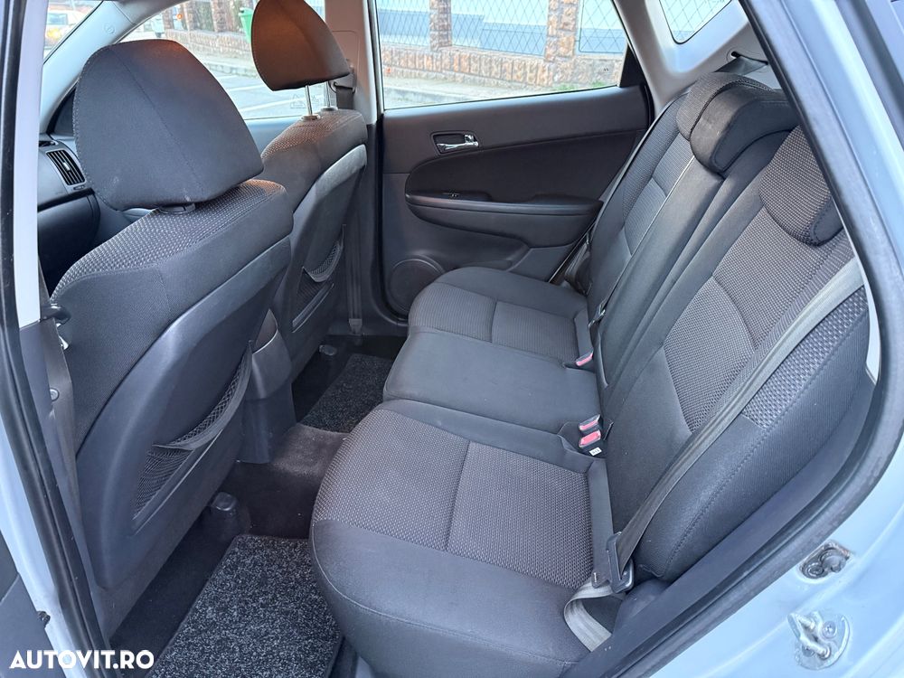 Hyundai i30 CW 1.6 CRDI GL Comfort - 8