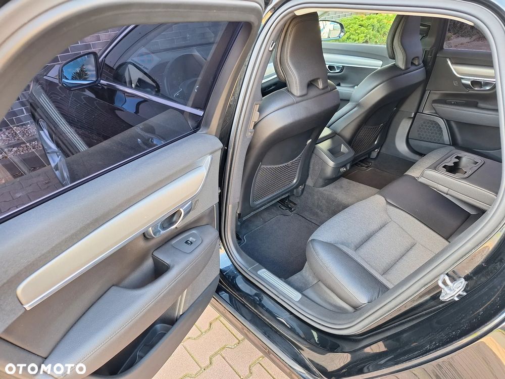 Volvo V90 D4 Momentum Pro - 18