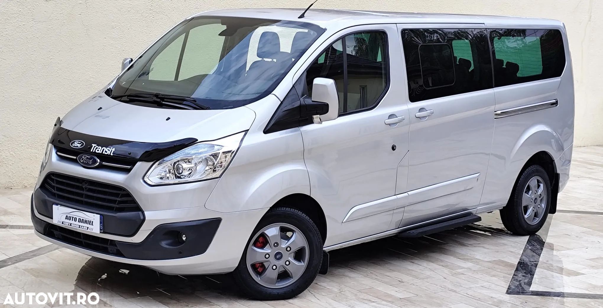 Ford Tourneo Custom - 1