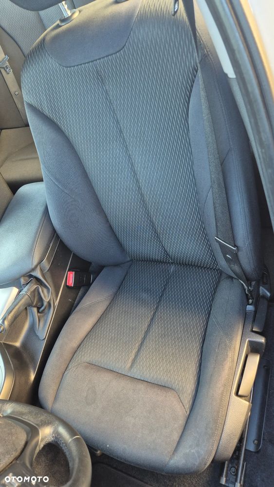 BMW Seria 1 116d DPF - 22