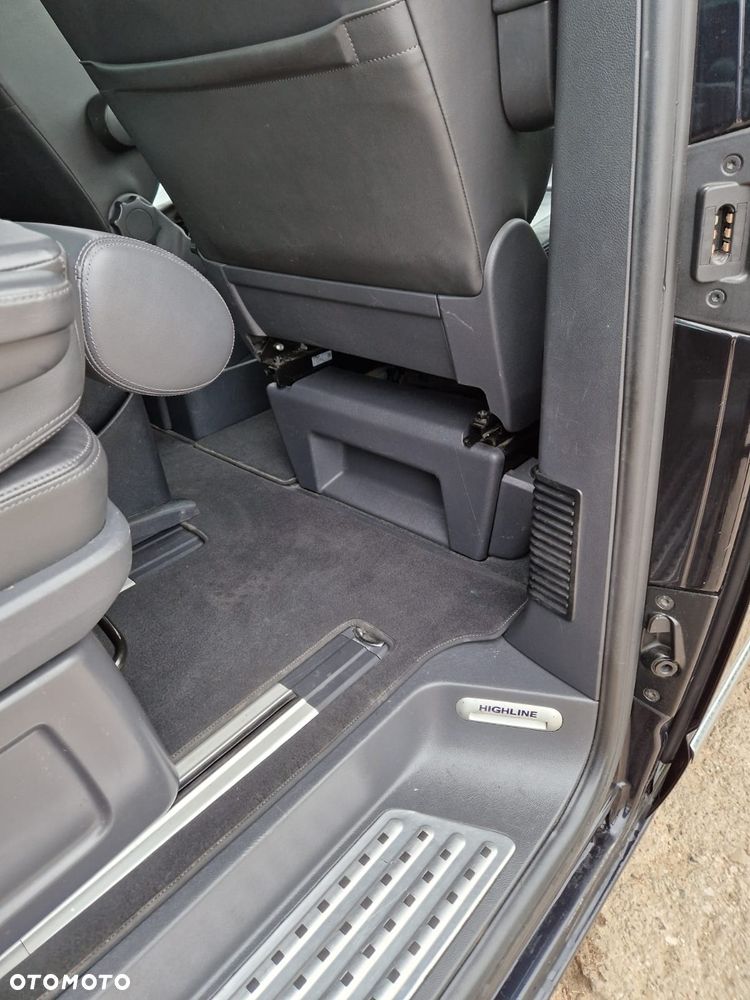 Volkswagen Multivan - 22