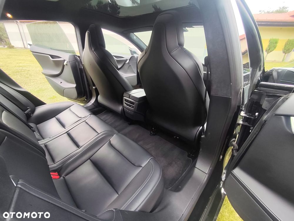 Tesla Model S - 13