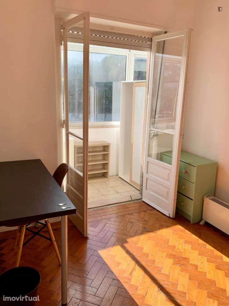 Quarto - localizado em Benfica Lisbon - Grande imagem: 2/9