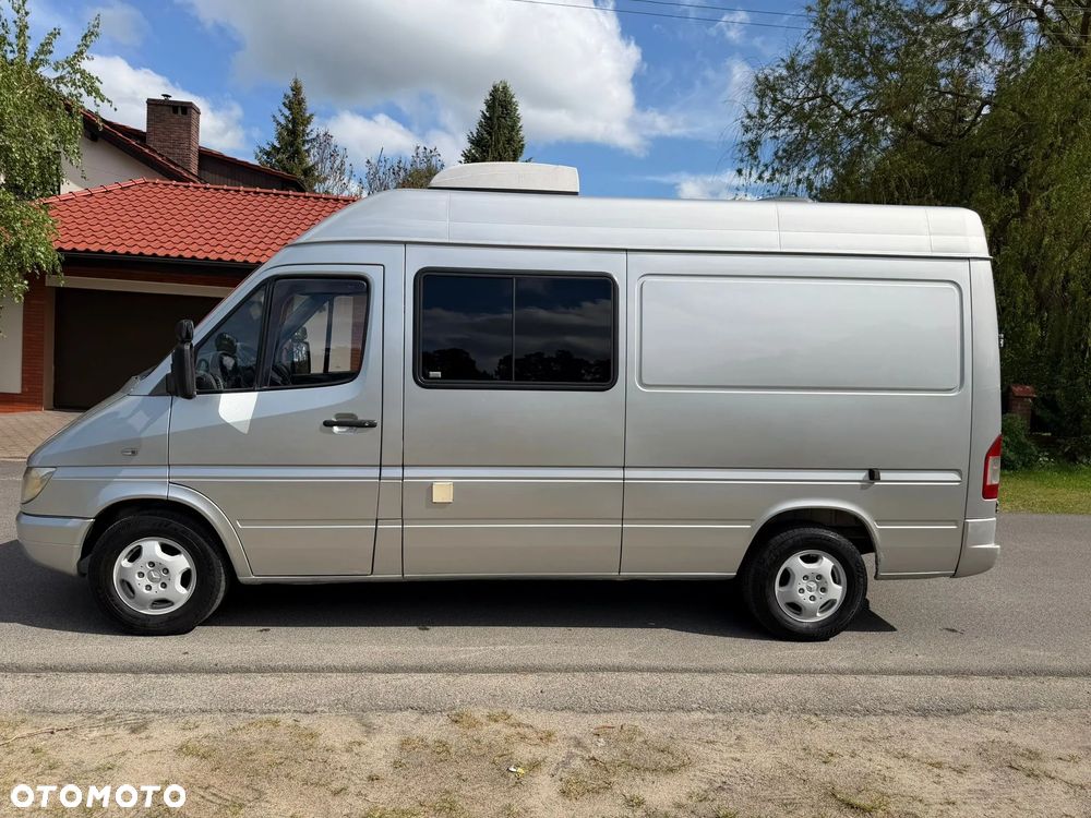 Mercedes-Benz Sprinter - 11