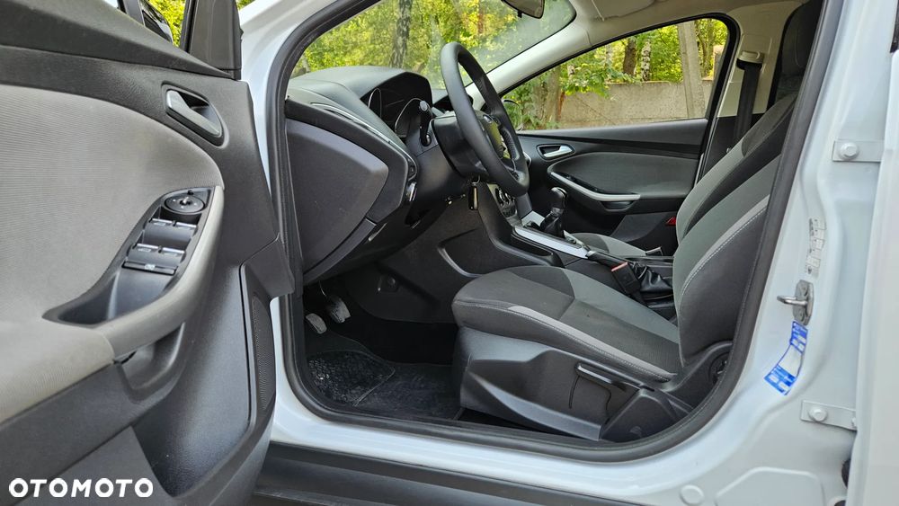Ford Focus 1.6 Edition - 18