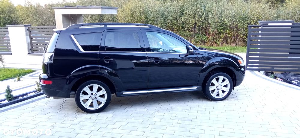 Mitsubishi Outlander - 12