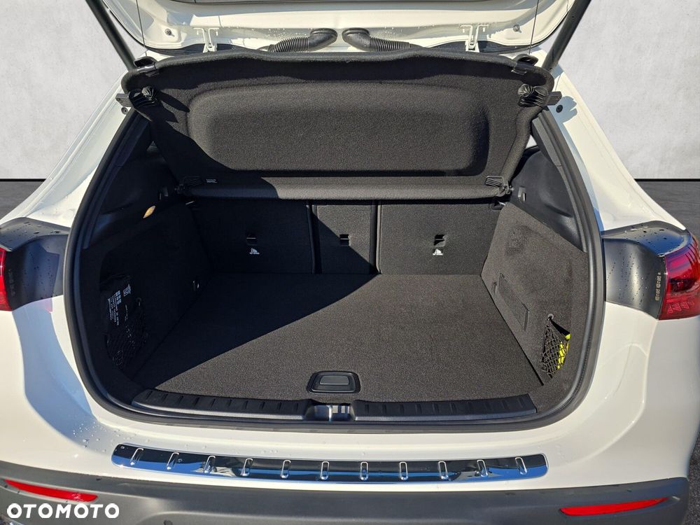 Mercedes-Benz EQA - 16