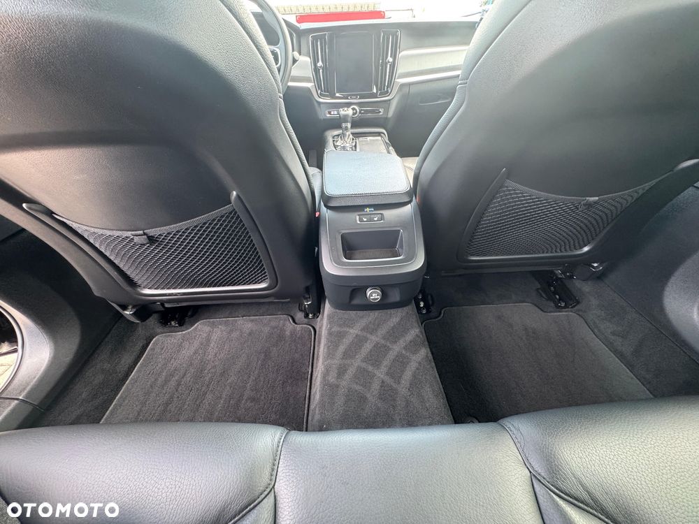 Volvo S90 D4 Geartronic Momentum Pro - 27