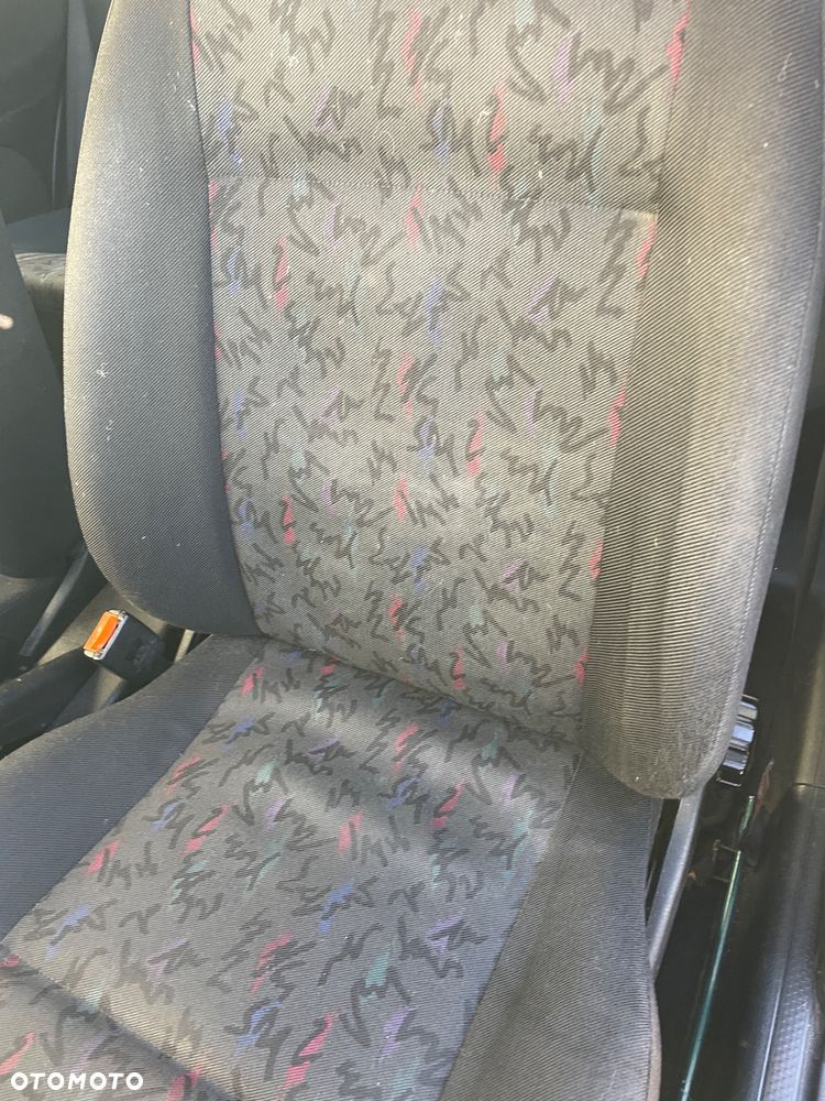 Volkswagen Golf 1.9 CL TDI - 10