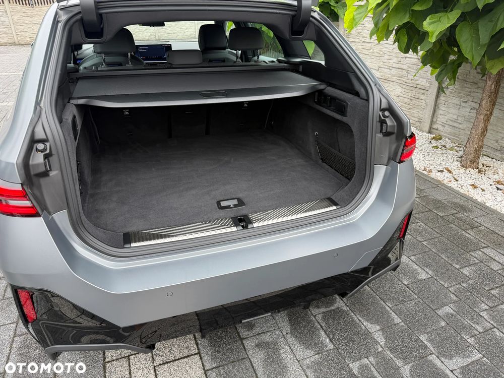 BMW Seria 5 540d xDrive mHEV M Sport - 14